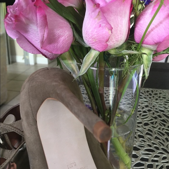 Steve Madden Ballerina Olive Heels 5.5 - Picture 3 of 6